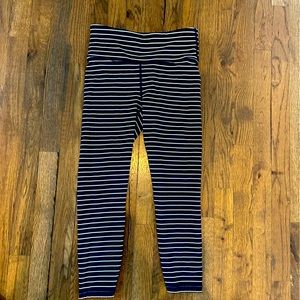 Gap size small blackout technology legging